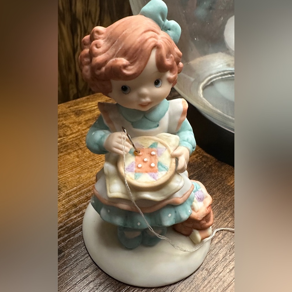 Sisters & Best Friends "You Keep Me in Stitches" 1993 Porcelain Figurine Enesco